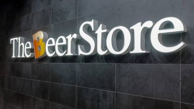 Toronto, ON, Kanada 23 Ağustos 2023: Rogers Centre Kanada 'nın Ontario şehrinde bulunan çok amaçlı geri çekilebilir bir çatı stadyumudur..