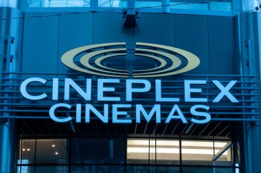 Toronto, ON, Kanada 23 Ağustos 2023: Rogers Centre Kanada 'nın Ontario şehrinde bulunan çok amaçlı geri çekilebilir bir çatı stadyumudur..