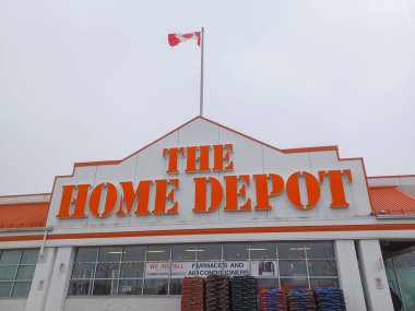 Toronto, ON, Kanada - 23 Nisan 2024: Toronto 'daki Home Depot mağazasının tabelasına bakın