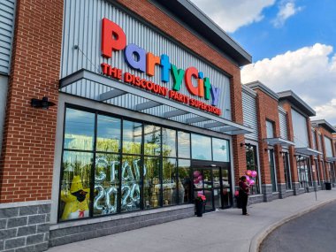 Toronto, ON, Kanada 2 Mayıs 2024: Party City şirketinin imzasına bakın.