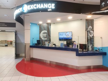 Toronto, ON, Kanada - 21 Haziran 2024: Toronto Pearson Uluslararası Havaalanı Terminali