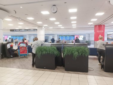 Toronto, ON, Kanada - 21 Haziran 2024: Toronto Pearson Uluslararası Havaalanı Terminali