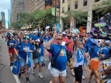 Toronto, ON, Kanada 30 Haziran 2024: Toronto 'daki 2024 Geleneksel Onur Yürüyüşü' ne Halk katıldı.