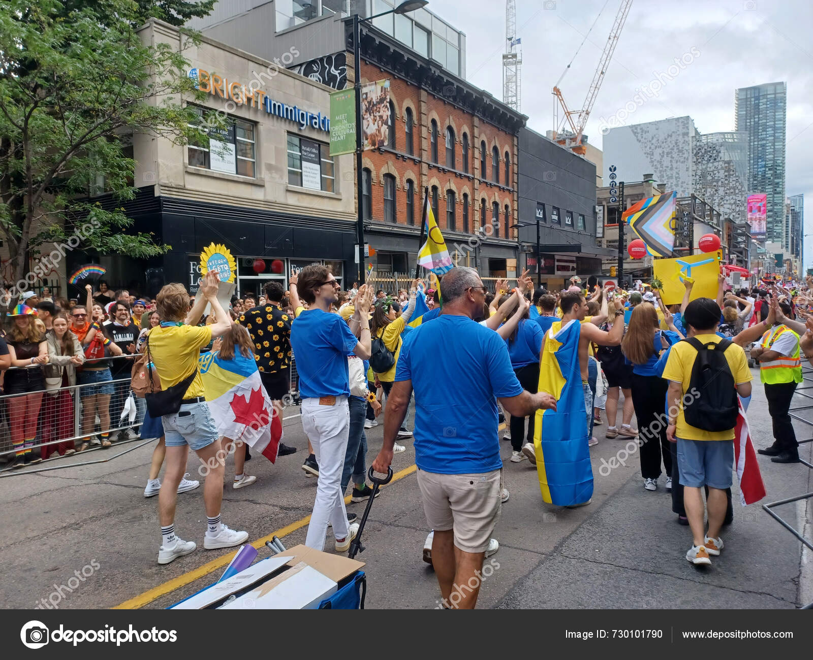 Toronto Kanada Juni 2024 Völker Nehmen Der Jährlichen Pride Parade