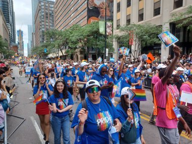 Toronto, ON, Kanada 30 Haziran 2024: Toronto 'daki 2024 Geleneksel Onur Yürüyüşü' ne Halk katıldı.