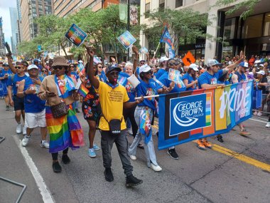 Toronto, ON, Kanada 30 Haziran 2024: Toronto 'daki 2024 Geleneksel Onur Yürüyüşü' ne Halk katıldı.