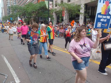 Toronto, ON, Kanada 30 Haziran 2024: Toronto 'daki 2024 Geleneksel Onur Yürüyüşü' ne Halk katıldı.