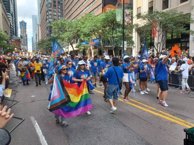 Toronto, ON, Kanada 30 Haziran 2024: Toronto 'daki 2024 Geleneksel Onur Yürüyüşü' ne Halk katıldı.