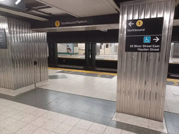 stock image Toronto, ON, Canada - July 2, 2024: View at the Bloor and Young subway station (Yellow Line) inside