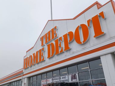 Toronto, ON, Kanada - 23 Nisan 2024: Toronto 'daki Home Depot mağazasının tabelasına bakın