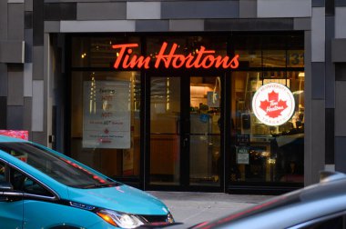 Toronto, ON, Kanada - 20 Ocak 2024: Tim Hortons Inc., takma adı Tim 's, veya Timmie' s, Kanadalı kafe ve restoran zinciri.