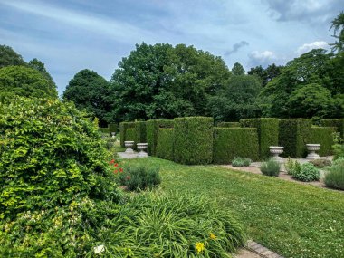 Niagara Şelalesi, On, Kanada - 4 Haziran 2024: Niagara Parks Botanik Bahçeleri manzarası