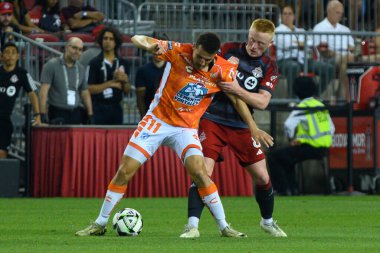 Toronto, On, Kanada - 4 Ağustos 2024: Oussama Idrissi # 11F Pachuca, Toronto FC (Kanada) ve C.F. arasındaki Lig Kupası maçında topu sürüyor. Pachuca (Meksika) BMO Sahasında (Toronto 2-1 kazandı)