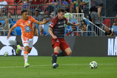 Toronto, ON, Kanada - 4 Ağustos 2024: Toronto FC 'nin Kevin Long # 5 numaralı defans oyuncusu Toronto FC (Kanada) ile C.F. Pachuca (Meksika) BMO Sahasında (Toronto 2-1 kazandı)