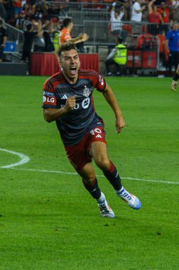 Toronto, ON, Kanada - 4 Ağustos 2024: Toronto FC 'nin 19 numaralı defans oyuncusu Toronto FC (Kanada) - C.F. Pachuca (Meksika) BMO Sahasında (Toronto 2-1 kazandı)