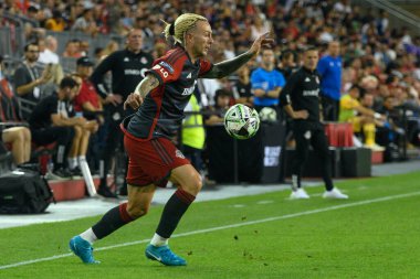 Toronto, ON, Kanada - 4 Ağustos 2024: Toronto FC 'nin 10 numaralı forveti Toronto FC (Kanada) ile C.F. Pachuca (Meksika) BMO Sahasında (Toronto 2-1 kazandı)