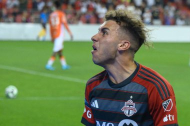 Toronto, ON, Kanada - 4 Ağustos 2024: Toronto FC 'nin 19 numaralı defans oyuncusu Toronto FC (Kanada) - C.F. Pachuca (Meksika) BMO Sahasında (Toronto 2-1 kazandı)