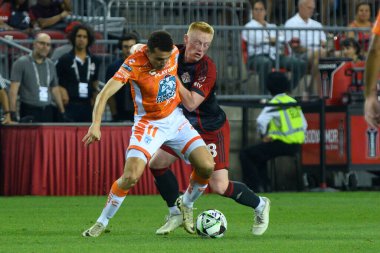 Toronto, On, Kanada - 4 Ağustos 2024: Oussama Idrissi # 11F Pachuca, Toronto FC (Kanada) ve C.F. arasındaki Lig Kupası maçında topu sürüyor. Pachuca (Meksika) BMO Sahasında (Toronto 2-1 kazandı)