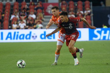 Toronto, ON, Kanada - 4 Ağustos 2024: Raoul Petretta # 28 Toronto FC defans oyuncusu Toronto FC (Kanada) ile C.F. Pachuca (Meksika) BMO Sahasında (Toronto 2-1 kazandı)