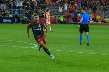 Toronto, ON, Kanada - 4 Ağustos 2024: Toronto FC 'nin 19 numaralı defans oyuncusu Toronto FC (Kanada) - C.F. Pachuca (Meksika) BMO Sahasında (Toronto 2-1 kazandı)