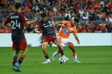Toronto, ON, Kanada - 4 Ağustos 2024: Jonathan Osorio # 21 Toronto FC orta saha oyuncusu Toronto FC (Kanada) - C.F. Pachuca (Meksika) BMO Sahasında (Toronto 2-1 kazandı)