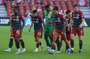 Toronto, ON, Kanada - 4 Ağustos 2024: Toronto FC oyuncuları Toronto FC (Kanada) ile C.F. Pachuca (Meksika) BMO Sahasında (Toronto 2-1 kazandı)