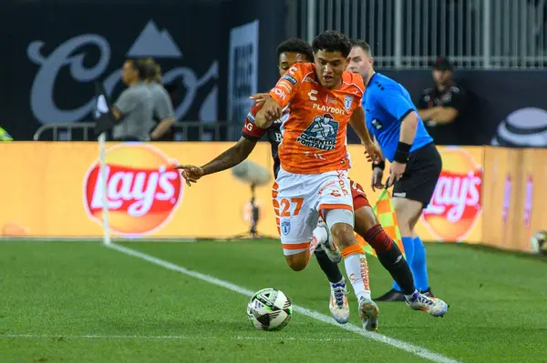 Toronto, ON, Kanada - 4 Ağustos 2024: Owen De Jess Gonzlez Ojeda # 27 Pachuca, Toronto FC (Kanada) - C.F. Pachuca (Meksika) BMO Sahasında (Toronto 2-1 kazandı).