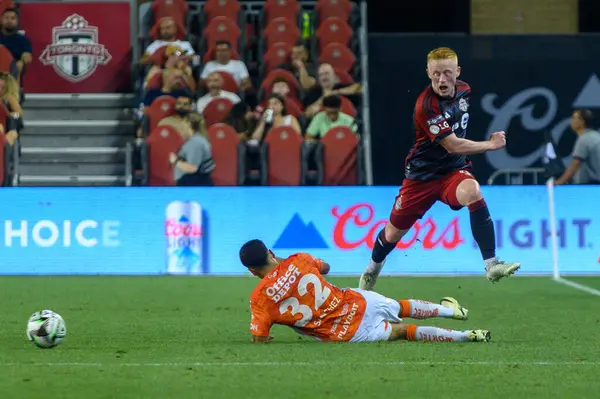 Toronto, ON, Kanada - 4 Ağustos 2024: Toronto FC 'nin 8 numaralı orta saha oyuncusu Toronto FC (Kanada) ile C.F. Pachuca (Meksika) BMO Sahasında (Toronto 2-1 kazandı)