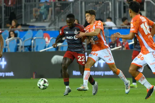 Toronto, ON, Kanada - 4 Ağustos 2024: Toronto FC 'nin 22 numaralı oyuncusu Richie Laryea Toronto FC (Kanada) ile C.F. Pachuca (Meksika) BMO Sahasında (Toronto 2-1 kazandı)
