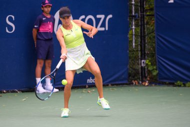 Toronto, ON, Kanada - 4 Ağustos 2024: Miriam Bulgaru (ROU), Sobeys Stadyumu 'nda oynanan Ulusal Banka Açık ön eleme karşılaşmasında Bernarda Pera (ABD) karşısında oynuyor.