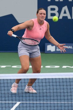 Toronto, ON, Kanada - 4 Ağustos 2024: Jule Niemeier (GER), Sobeys Stadyumu 'nda oynanan Ulusal Banka Açık ön eleme karşılaşmasında Stacey Fung' a karşı oynadı..