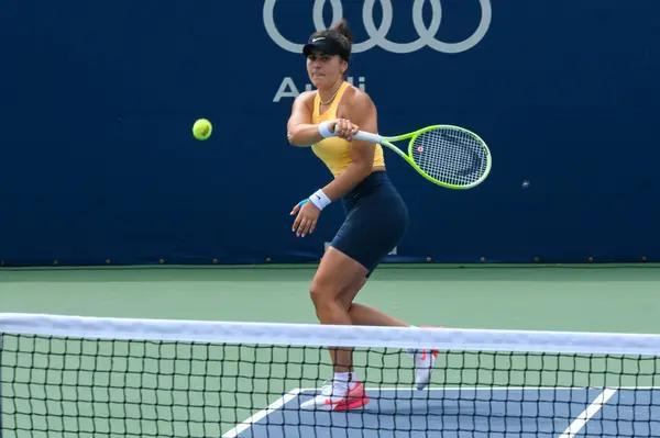 stock image Toronto, ON, Canada - August 4, 2024: Bianca Andreescu practice at grant court during the National Bank Open at Sobeys Stadium