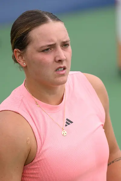 stock image Toronto, ON, Canada - August 4, 2024: Jule Niemeier (GER) plays against Stacey Fung (CAN) during the qualifying match of the National Bank Open at Sobeys Stadium.