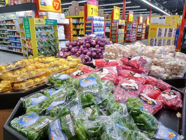 stock image Toronto, On, Canada - August 23, 2024: Indoor view of the produce department in No Frills grocery store in Canada.