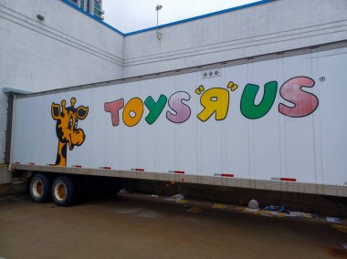 Toronto, ON, Kanada 24 Şubat 2024: Toronto 'daki Toys R Us mağazası tabelasında.