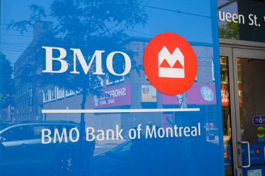 Toronto, ON, Kanada 20 Temmuz 2024: Kanada 'daki Montreal BMO Bankası' nın logosu ve markası..