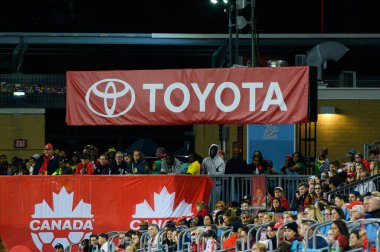 Toronto, ON, Kanada 23 Ağustos 2023: Toyota araba şirketinin tabelasına bakın.