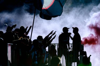Toronto, ON, Kanada - 5 Ekim 2024: BMO Field 'da Toronto FC (Kanada) ve Inter Miami CF (ABD) arasındaki 2024 MLS sezonluk maçında tribünlerdeki taraftarların siluetleri.