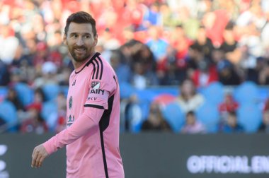 Toronto, ON, Kanada - 5 Ekim 2024: Lionel Messi # 10 of the Inter Miami FC, BMO Field 'da Toronto FC (Kanada) - Inter Miami CF (ABD) arasındaki 2024 MLS normal sezon maçına tepki gösterdi..