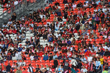 Toronto, ON, Kanada - 5 Ekim 2024: Tribünlerdeki seyirciler BMO Field 'da Toronto FC (Kanada) ve Inter Miami CF (ABD) arasındaki 2024 MLS Normal sezon maçını izliyorlar.