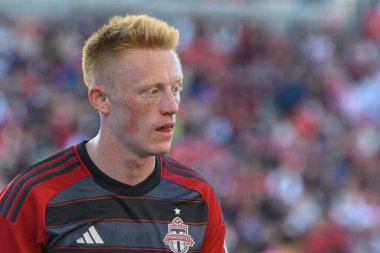 Toronto, ON, Kanada - 5 Ekim 2024: Matthew Longstaff # 8 orta saha Toronto FC yakın plan 2024 MLS Normal sezon maçı sırasında Toronto FC (Kanada) - Inter Miami CF (ABD).