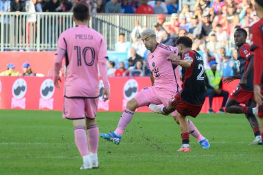 Toronto, ON, Kanada - 5 Ekim 2024: Lionel Messi # 10 of the Inter Miami FC back view at 2024 MLS Normal sezon maçı Toronto FC (Canada) vInter Miami CF (USA) at BMO Field.