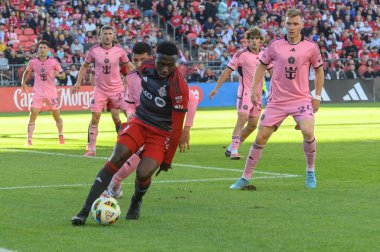 Toronto, ON, Kanada - 5 Ekim 2024: Derrick Etienne Jr. # 10 Toronto FC # 2024 MLS Normal sezon maçı sırasında Toronto FC (Kanada) - Inter Miami CF (ABD).
