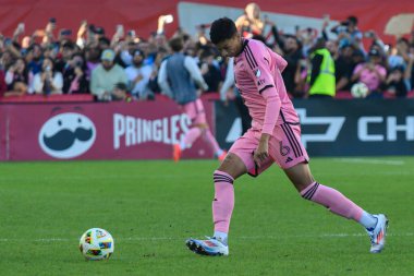 Toronto, ON, Kanada - 5 Ekim 2024: Miami FC 'nin 6 numaralı defans oyuncusu Toronto FC (Kanada) vs. Miami CF (ABD) ile BMO Field' da oynanan 2024 MLS 'lik normal sezon maçı ile Miami FC' nin 6 numaralı savunucusu..