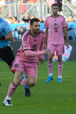 Toronto, ON, Kanada - 5 Ekim 2024: Lionel Messi # 10 of the Inter Miami FC, Toronto FC (Kanada) vs Miami CF (ABD) in BMO Field 'da oynadığı 2024 MLS Normal sezon maçına bakıyor.