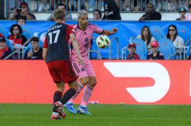 Toronto, ON, Kanada - 5 Ekim 2024: Luis Surez # 9 of the Inter Miami FC, Toronto FC (Kanada) - Inter Miami CF (ABD) - BMO Field 'da oynanan 2024 MLS Normal sezon maçı sırasında top ile koştu...