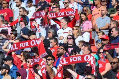 Toronto, ON, Kanada - 5 Ekim 2024: Tribünlerdeki seyirciler BMO Field 'da Toronto FC (Kanada) ve Inter Miami CF (ABD) arasındaki 2024 MLS Normal sezon maçını izliyorlar.