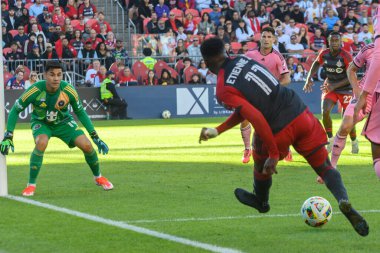 Toronto, ON, Kanada - 5 Ekim 2024: Oscar Ustari # 2024 MLS Normal sezon maçı sırasında Miami FC 'nin 19 numaralı kalecisi Toronto FC (Kanada) ile Miami CF (ABD) arasında BMO Arena' da oynanan karşılaşma.