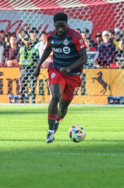 Toronto, ON, Kanada - 5 Ekim 2024: Nickseon Gomis # 15 Toronto FC defans oyuncusu, Toronto FC (Kanada) ile Miami CF (ABD) arasında oynanan 2024 MLS Normal sezon maçı sırasında.
