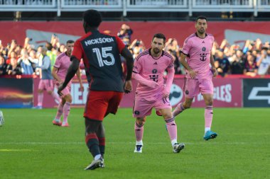 Toronto, ON, Kanada - 5 Ekim 2024: Lionel Messi # 10 of the Inter Miami FC, Toronto FC (Kanada) vs Miami CF (ABD) in BMO Field 'da oynadığı 2024 MLS Normal sezon maçına bakıyor.